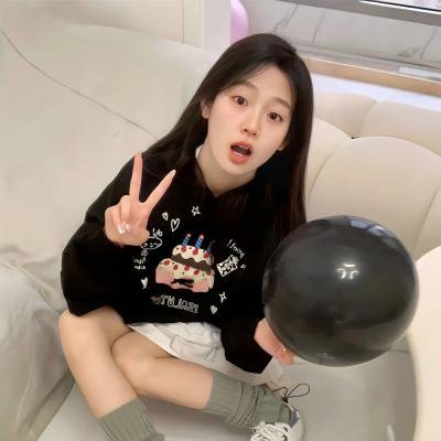 缓缓前行的老货轮